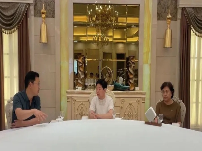 中國包裝聯(lián)合會副秘書長吳紅軍、金屬容器專業(yè)委員會常務(wù)副主任張虹深入調(diào)研金泰制罐